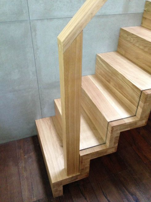 Faltwerktreppe aus Eichenholz